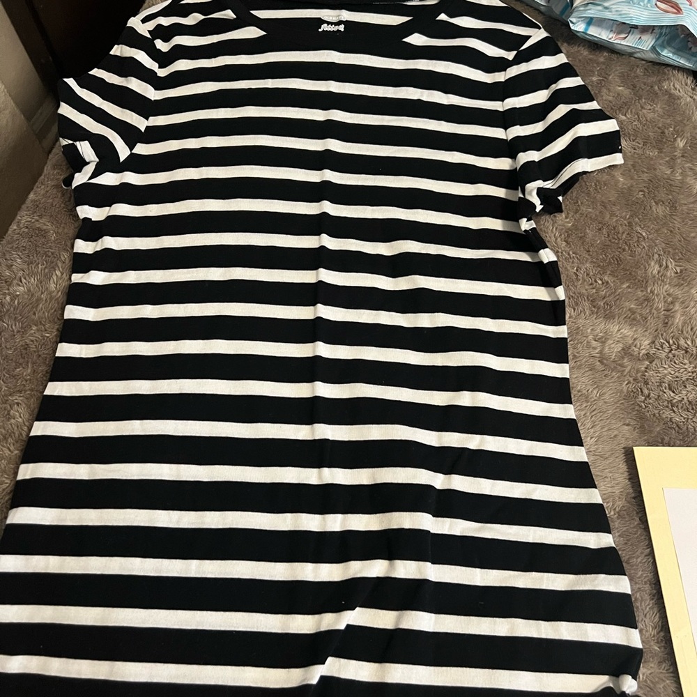 NWOT old navy fitted stripped tee